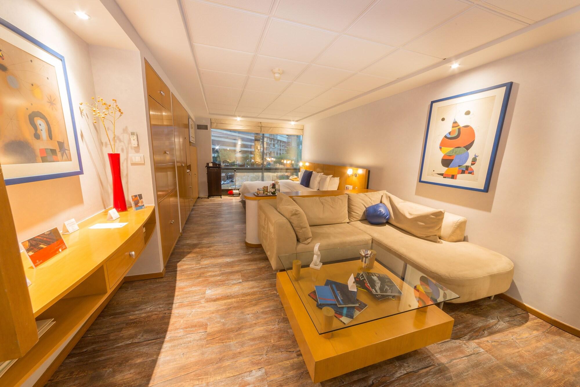 Suites Contempo เม็กซิโกซิตี้ ภายนอก รูปภาพ A suite at the hotel