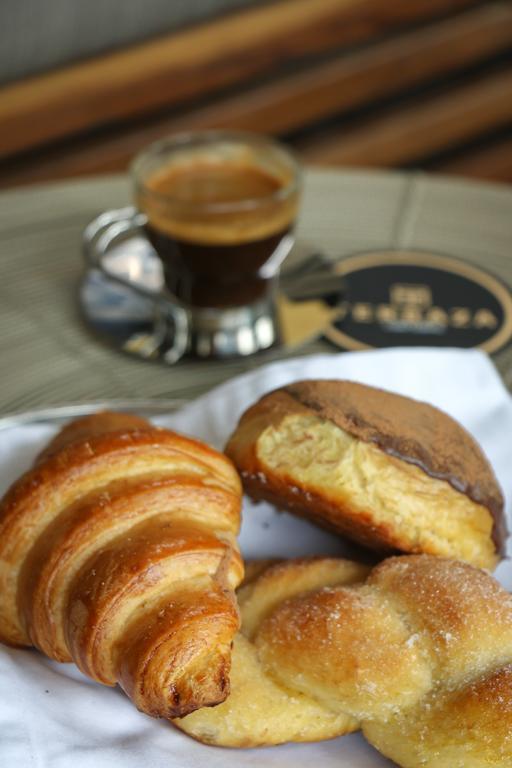 Suites Contempo เม็กซิโกซิตี้ ภายนอก รูปภาพ A typical Italian breakfast